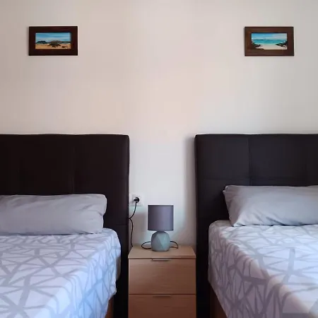 Apartamento Brisas Fuerteventura: Optic Fiber,solarium,bbq Corralejo